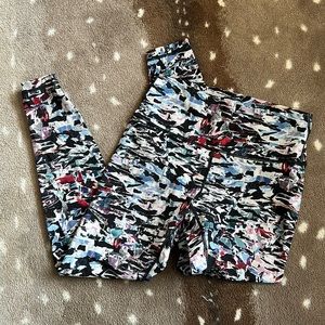 Lululemon Leggings Bold Pattern!